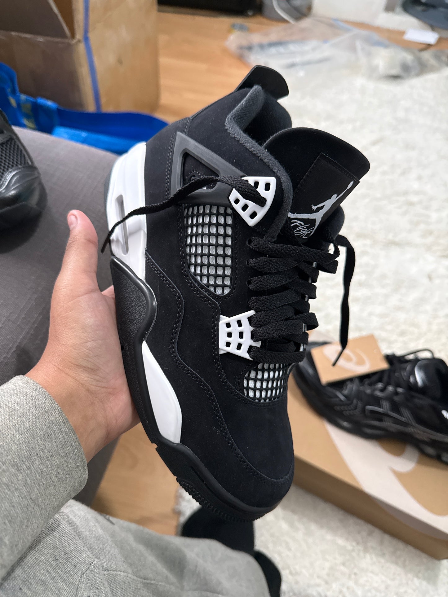 JORDAN 4 ‘WHITE THUNDER’