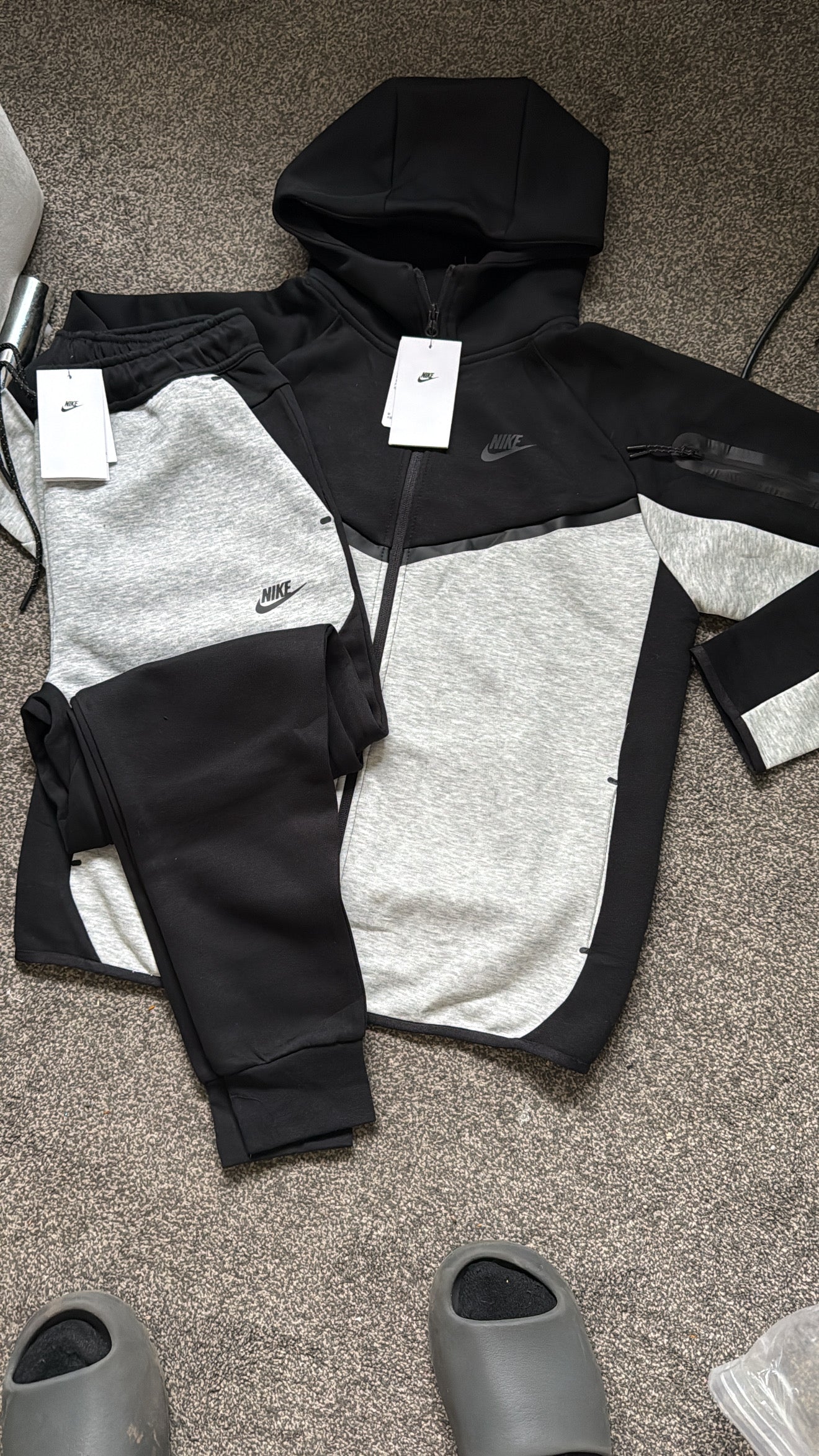 TECH FLEECE TRACKSUIT BLACK & GREY